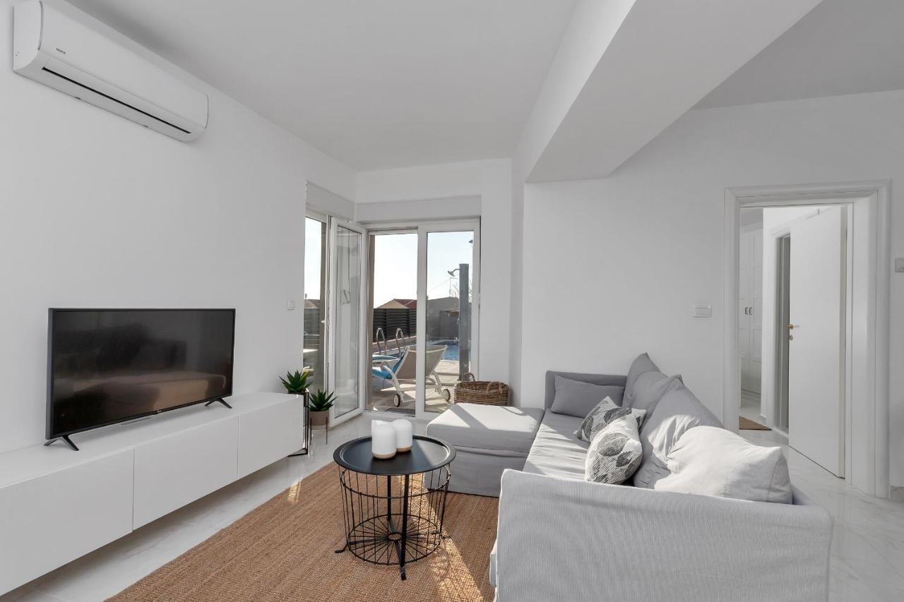 Apartment Lotte With Private Pool In The City Center! Makarska Bagian luar foto