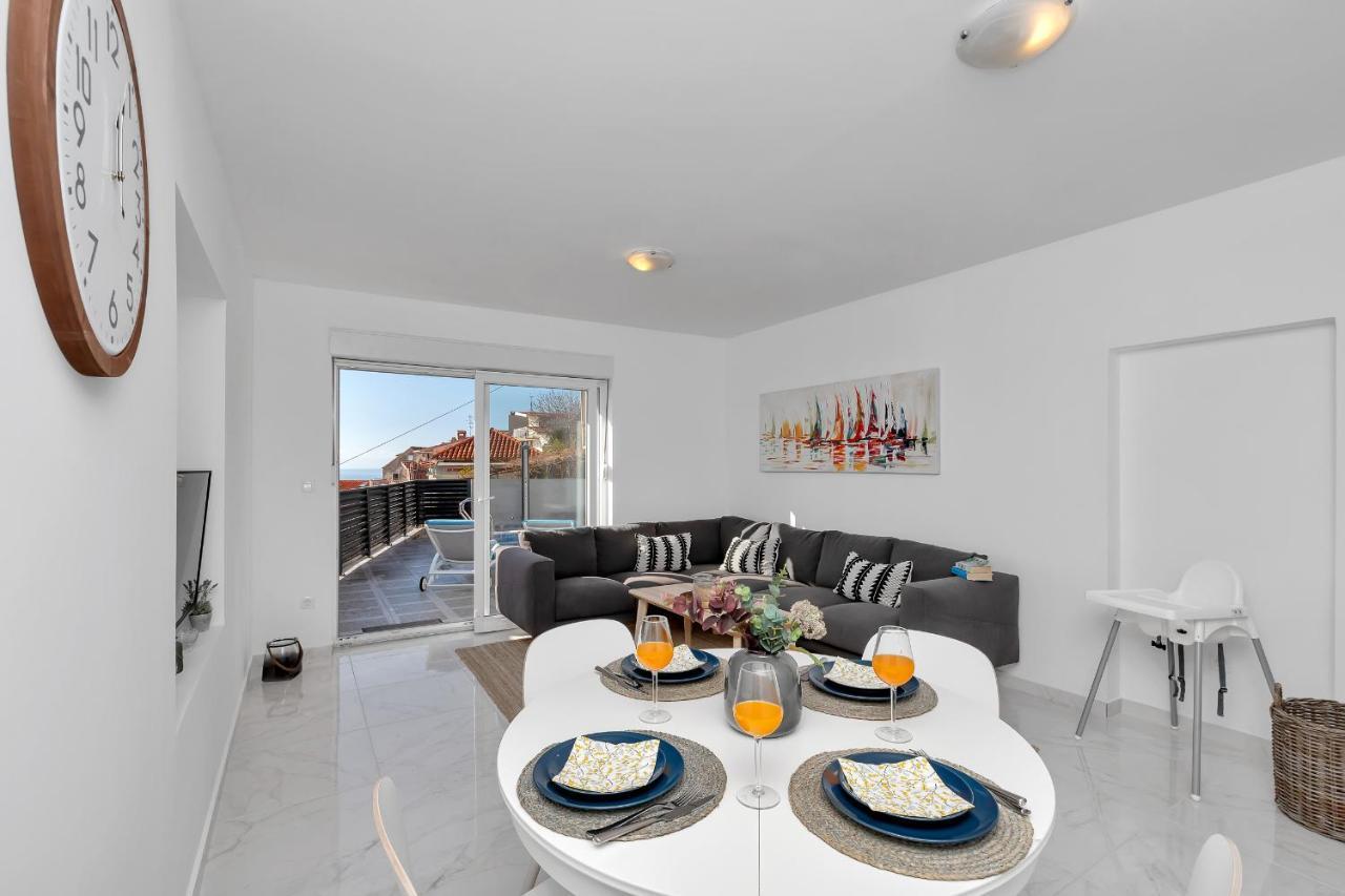 Apartment Lotte With Private Pool In The City Center! Makarska Bagian luar foto