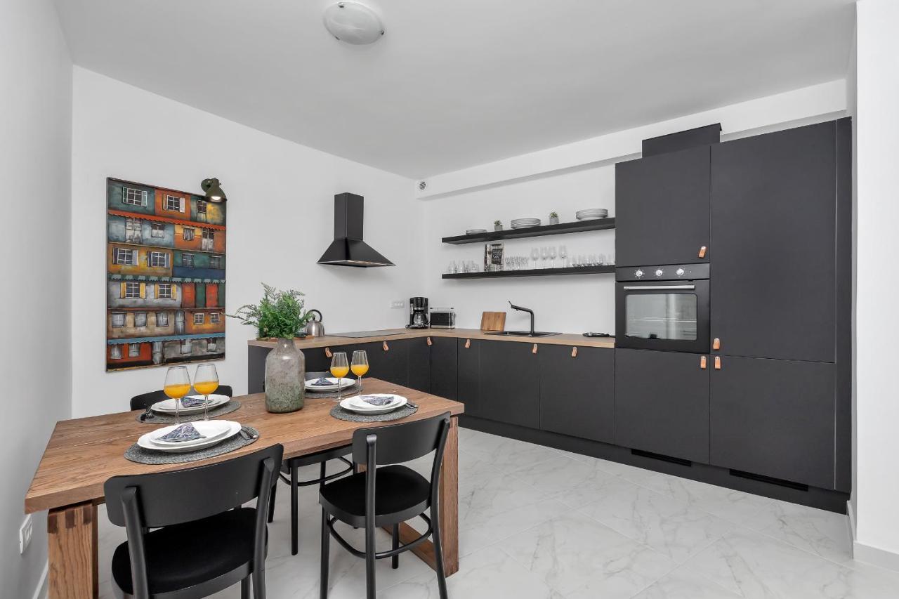 Apartment Lotte With Private Pool In The City Center! Makarska Bagian luar foto