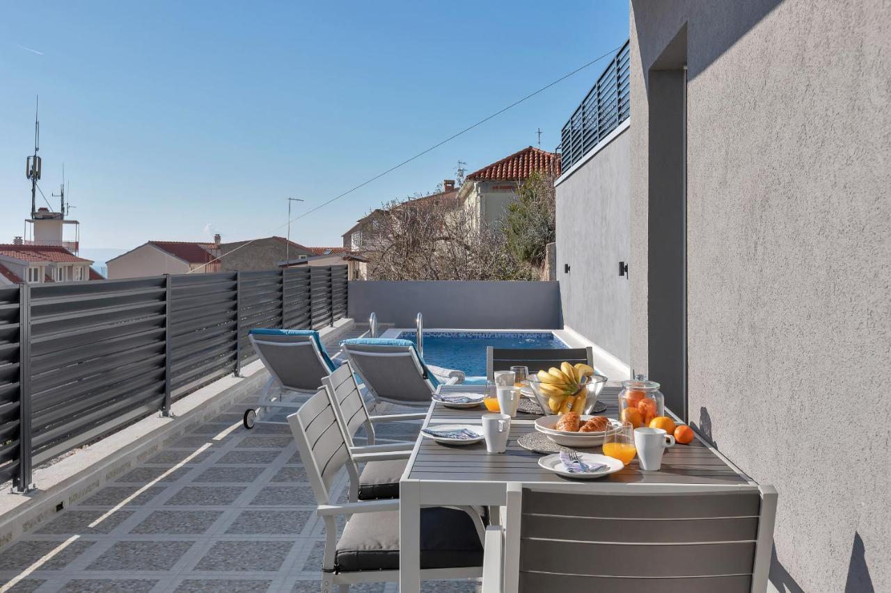 Apartment Lotte With Private Pool In The City Center! Makarska Bagian luar foto