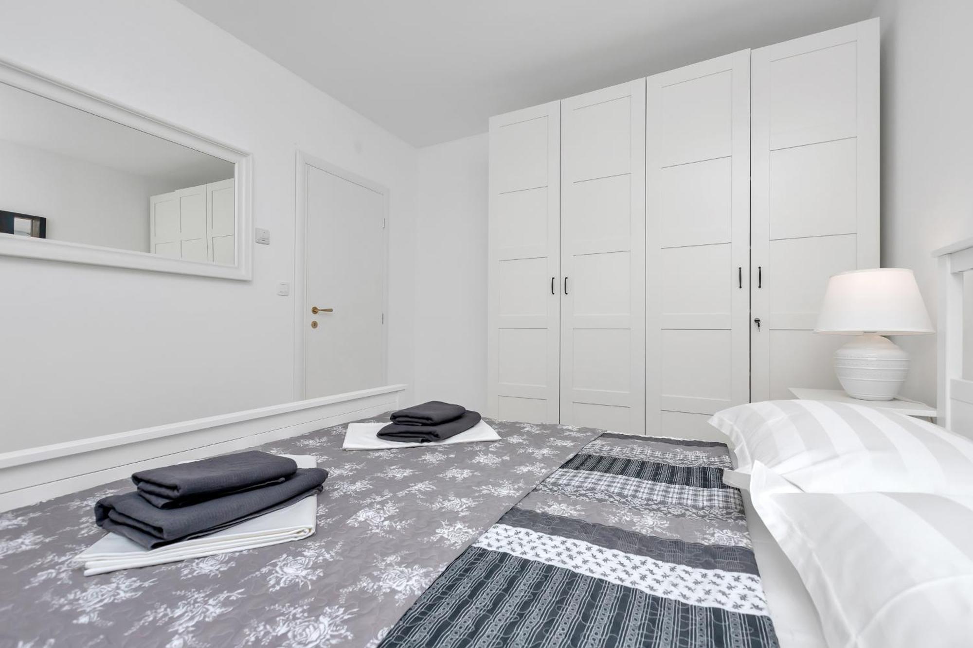 Apartment Lotte With Private Pool In The City Center! Makarska Ruang foto